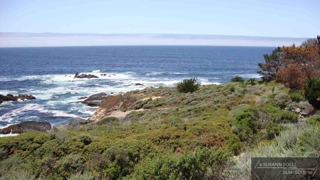 Blick auf das Meer und die Carmel Highlands
