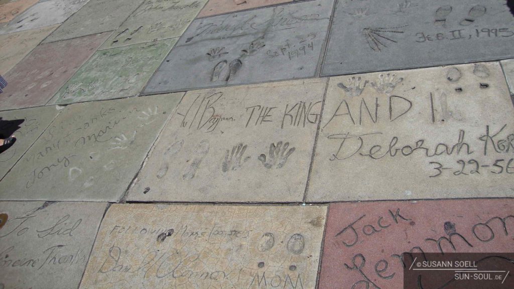 Zementplatten auf dem Vorplatz des TCL Chinese Theatre am Hollywood Boulevard